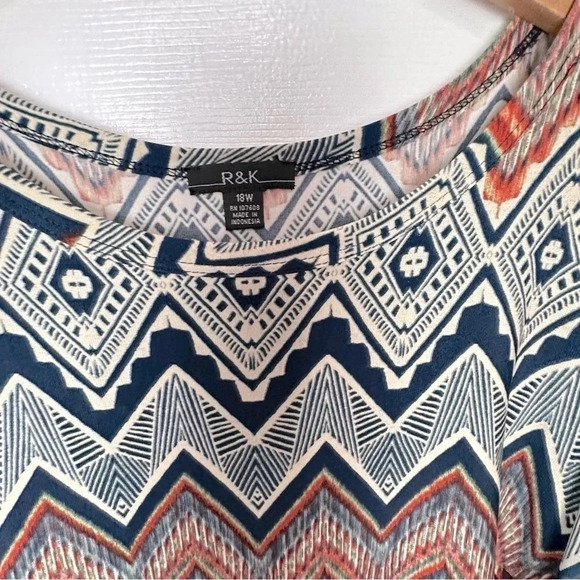 R & K 18W multi-color boho print cold shoulder sheer bell sleeves dress - Picture 4 of 6